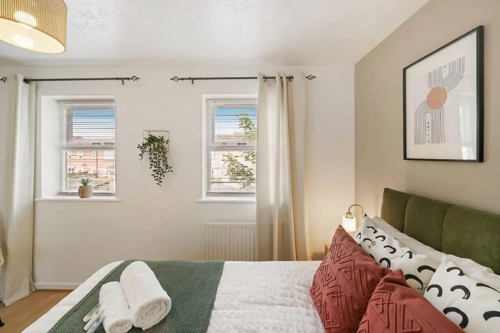Cosy & Modern Property In London - Sleeps Up To 5 Apartment United Kingdom