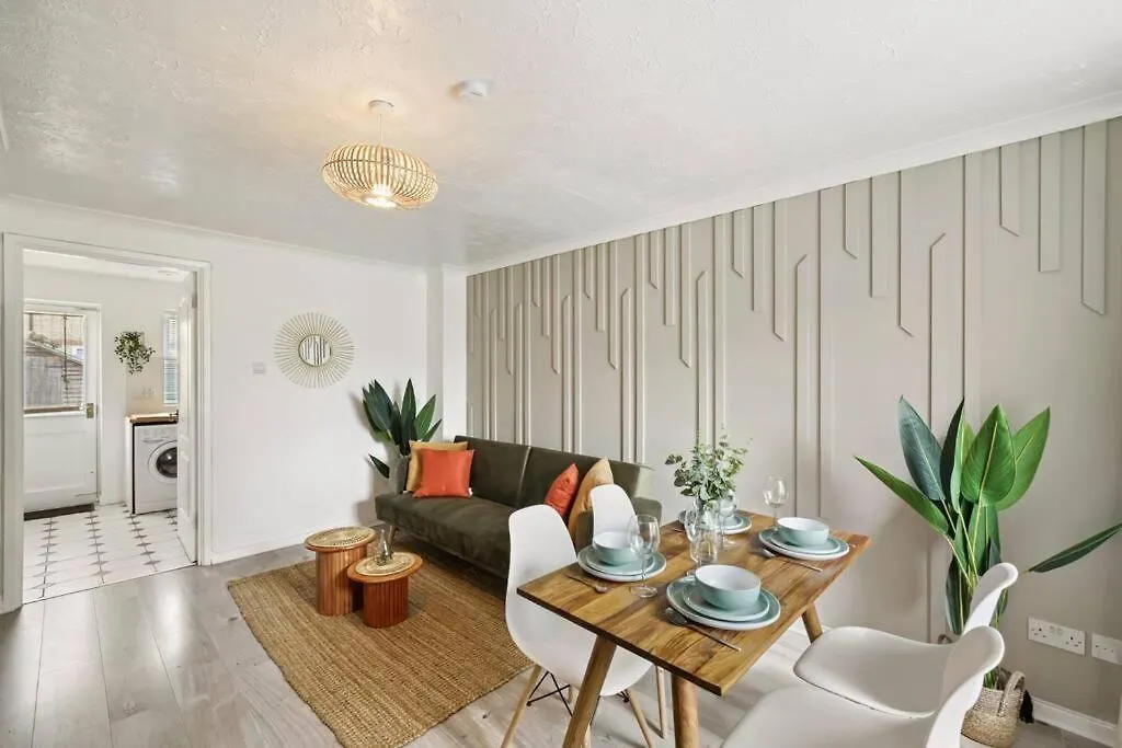 Cosy & Modern Property In London - Sleeps Up To 5 Apartment